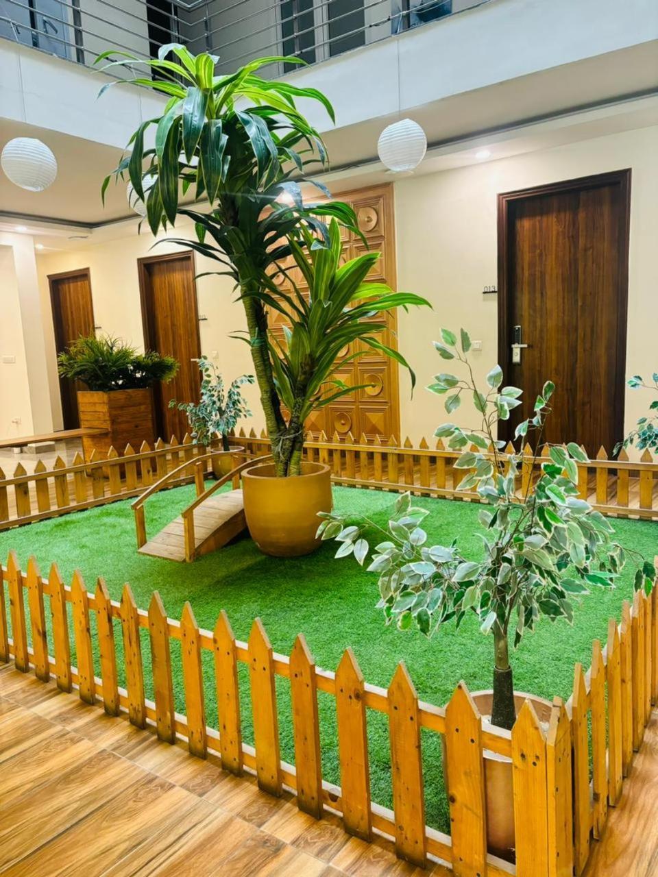 Hotel Golf View Sakura-Golf Course Road 구르가온 외부 사진